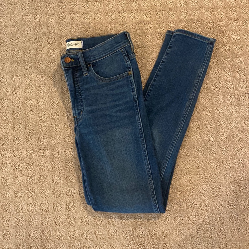 Madewell jeans. 10” Road tripper. Ankle length.